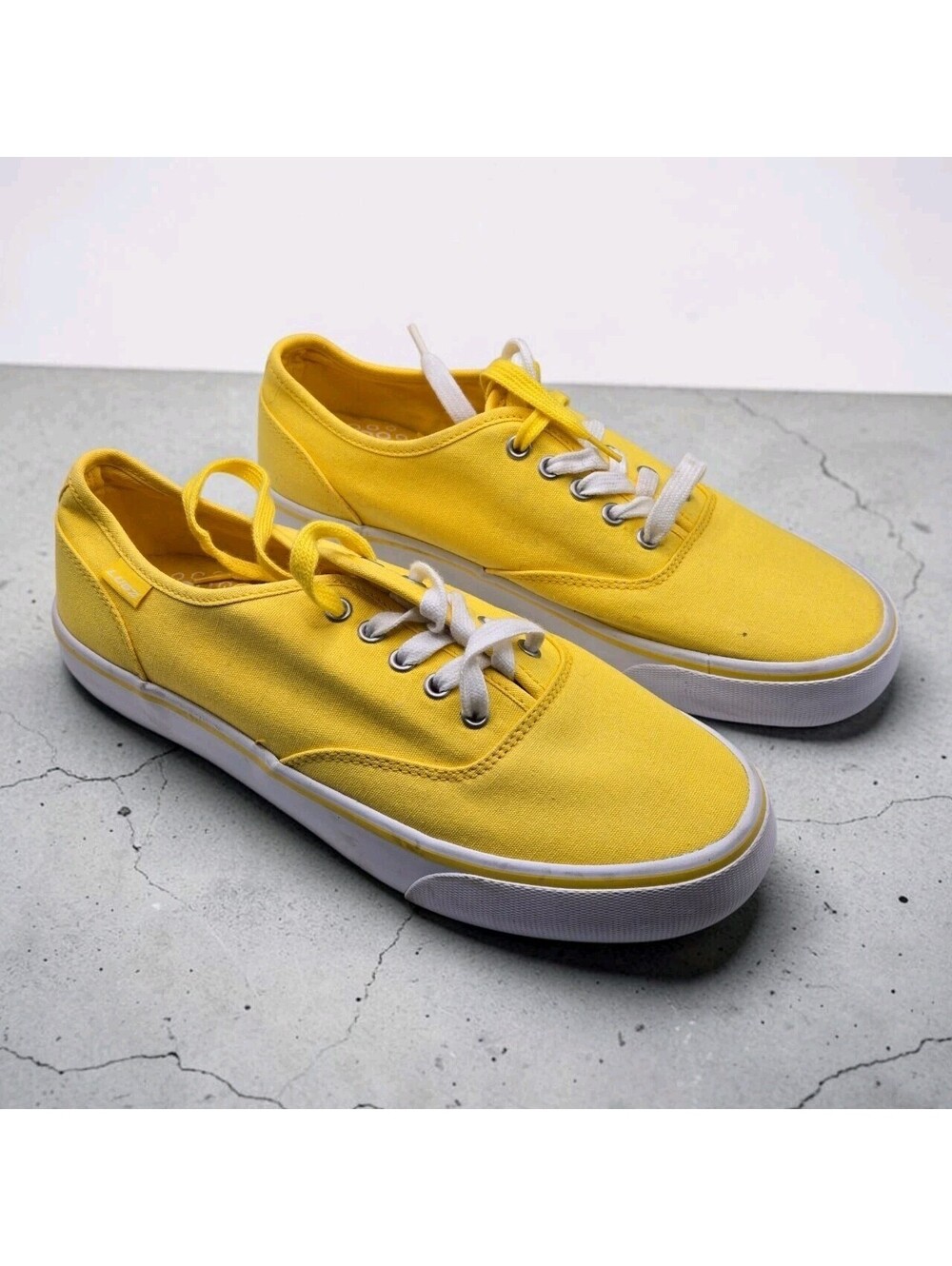 Lugz Lear Womens Yellow Canvas Sneakers Shoes Size 9 WLEARC-701 Low Top Lace Up
